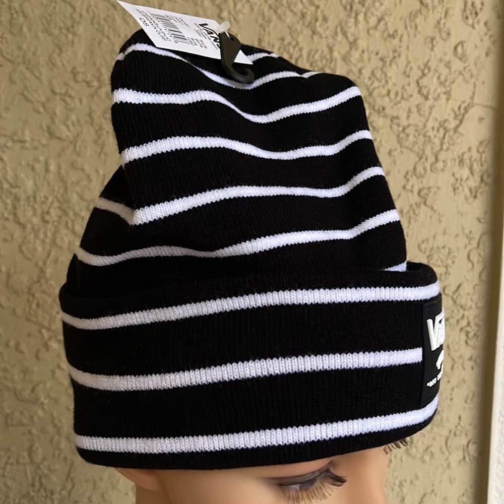 VANS BREAKIN CURFEW KNIT CUFF BEANIE ADULT HAT BLACK WHITE VN0A5GUV2UC 
WOMENS - Picture 12 of 16